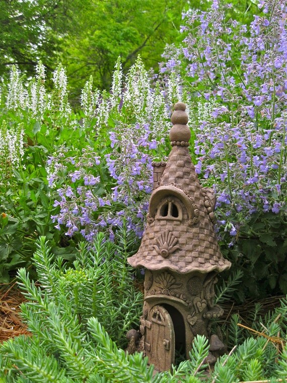Jolly the Gnome Home