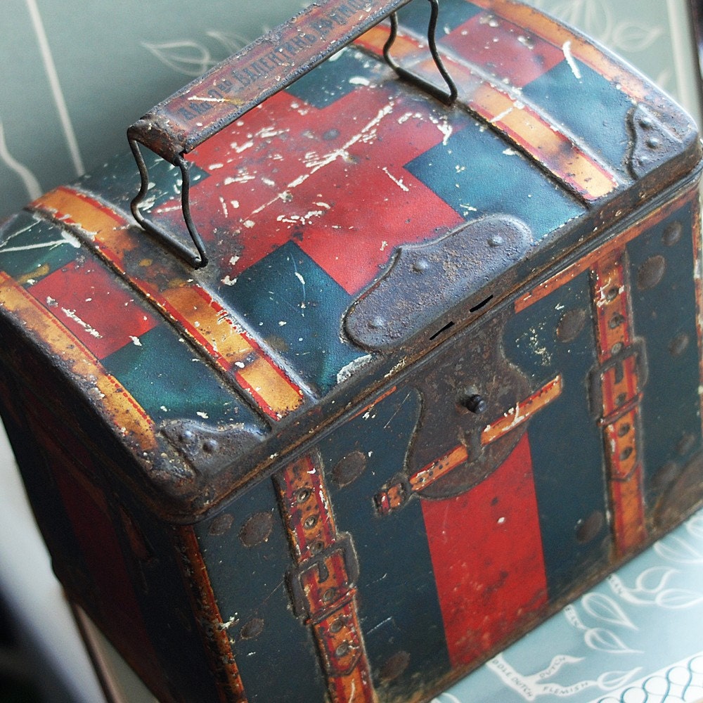 XIX cent. grungy and beautiful tin box to use in your mixed media HOME DECOR or in any way you would want it to