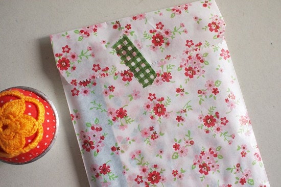 SET of super cute 30 floral pattern paper bag L 19.5x13.7 cm. Pack small gifts,cards, tapes or organise receipts, bills, etc.
