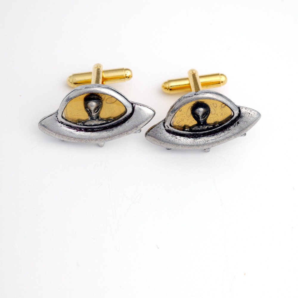 UFO SciFi Cufflinks - Silver And Gold Outer Space Sci Fi Aliens Spaceship Cuff Links - Fun Science Fiction Flying Saucer Cufflink With Alien