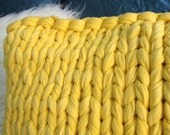 Super Chunky Knit 18" Pillow - Lemon Yellow