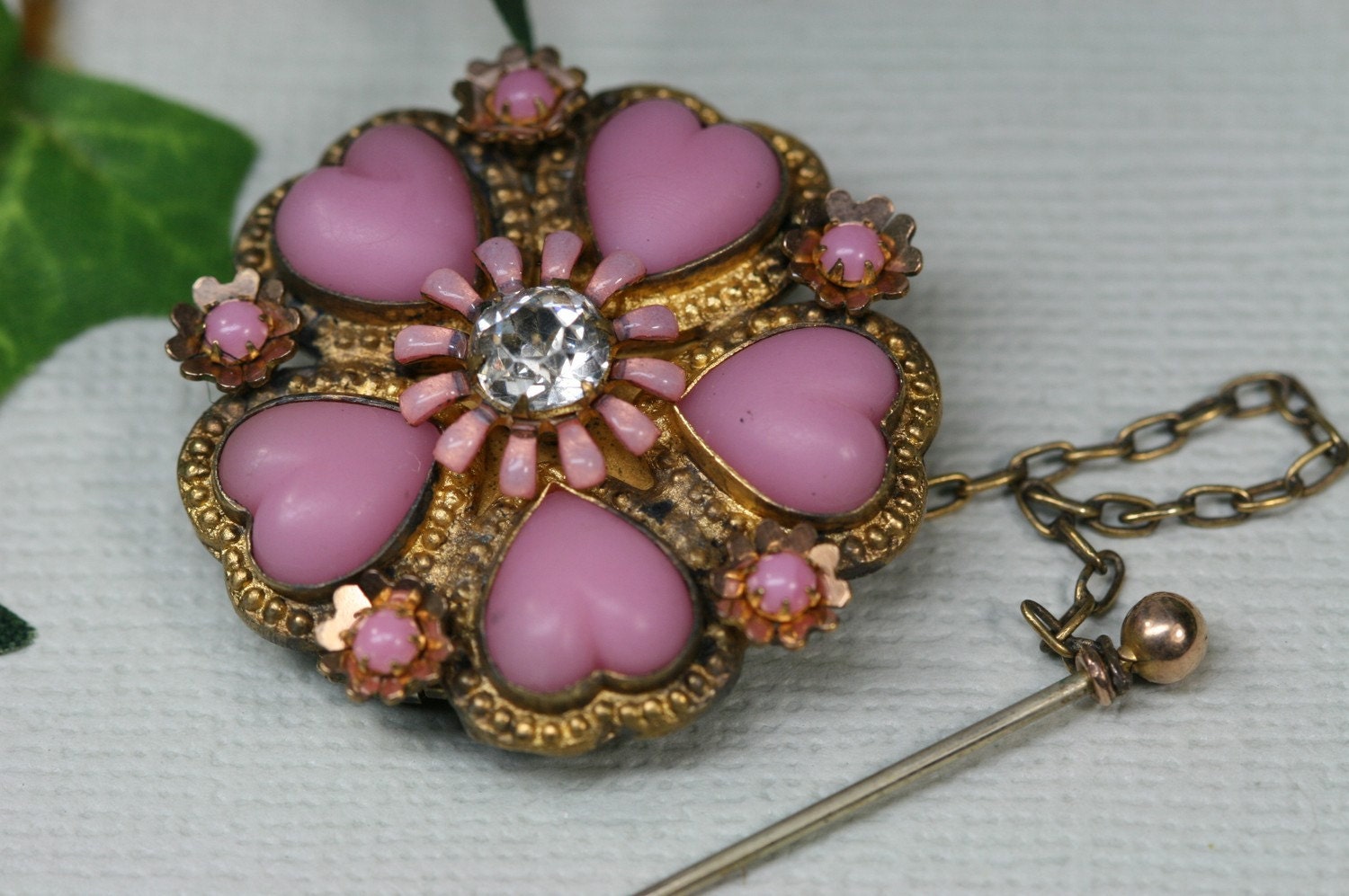 Brooch: Antique Goldtone and Pink Glass Flower Brooch