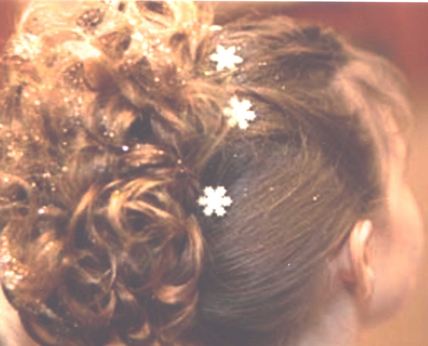 Snowflake Hair Swirls in White Glitter