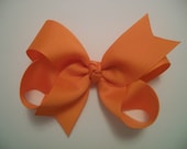 The Madelyn Bow- 5 inch Boutique Hair Bow- 17 colors to choose from
