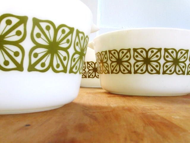Vintage Square Flower Green Pyrex Mixing Set of THREE