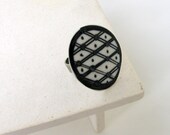 Porcelain ring lines-dots