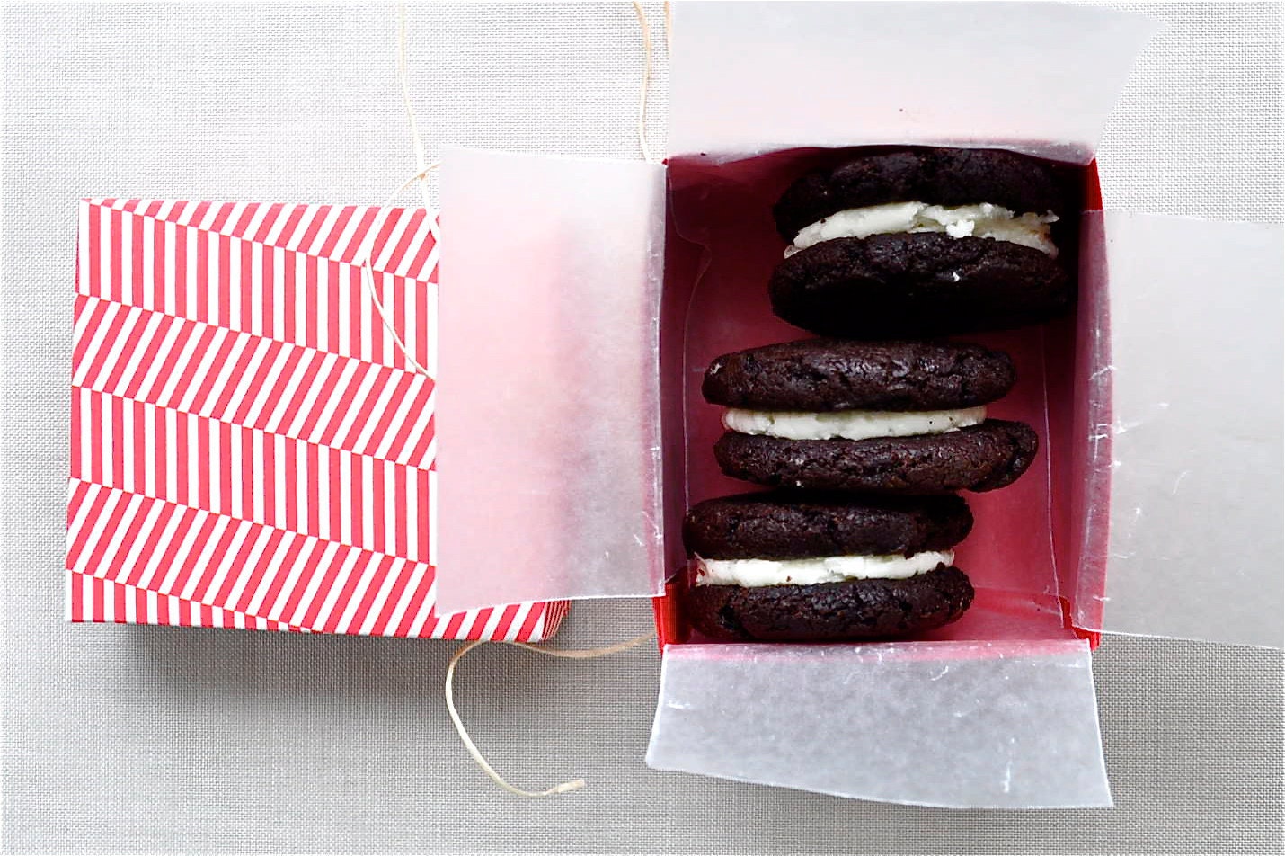 Holiday red and candy cane patterned handmade favor box. Set of 6. Favor boxes, party decoration, cherry red, candy cane.