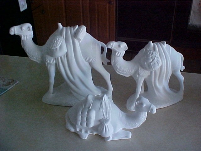 3 Holland Camels Nativity Set U PAINT CERAMICS