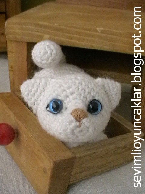 Amigurumi White Kitty Pattern