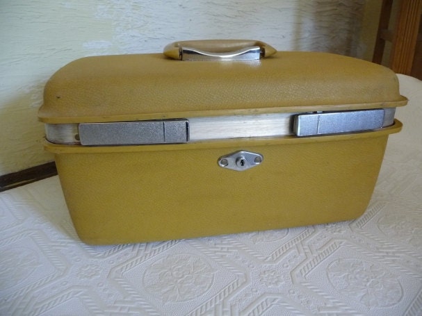 Suitcase Royal Traveler Vintage Luggage Vintage Suitcase Carry on Luggage Travel Case Montbello Mirror Storage Harvest Gold Color Luggage