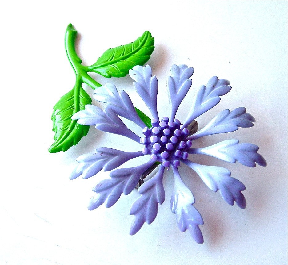 Lovely Lavender Vintage Floral Brooch Purple Lavender and Spring Green Flower Blooms ((Free Shipping USA))