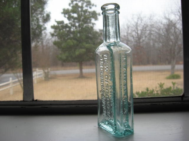 Dr Kings New Discovery for Coughs and Colds H E Bucklen Antique Bottle