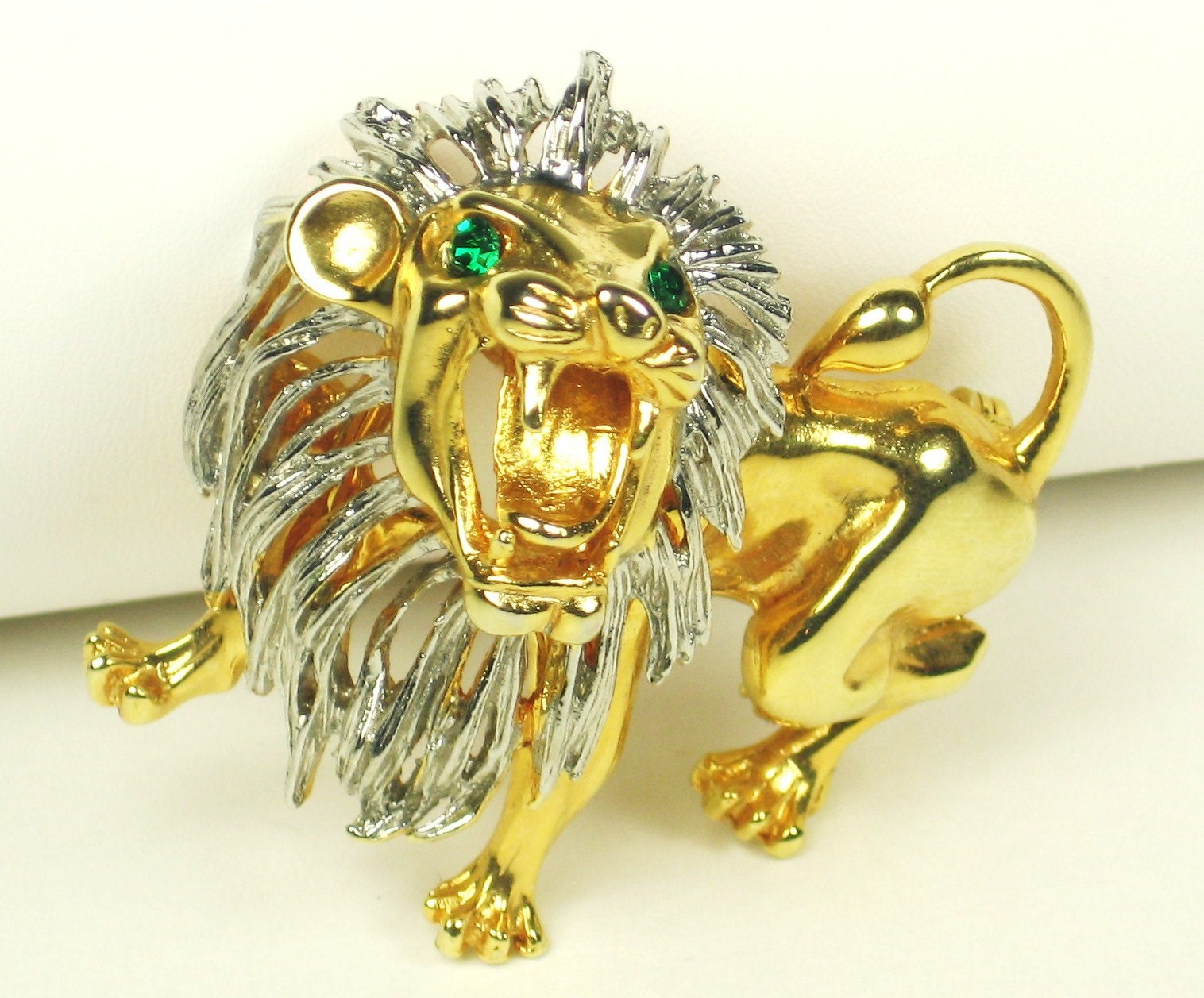 Vintage Gold Plated Metal Roaring Lion Figural Brooch