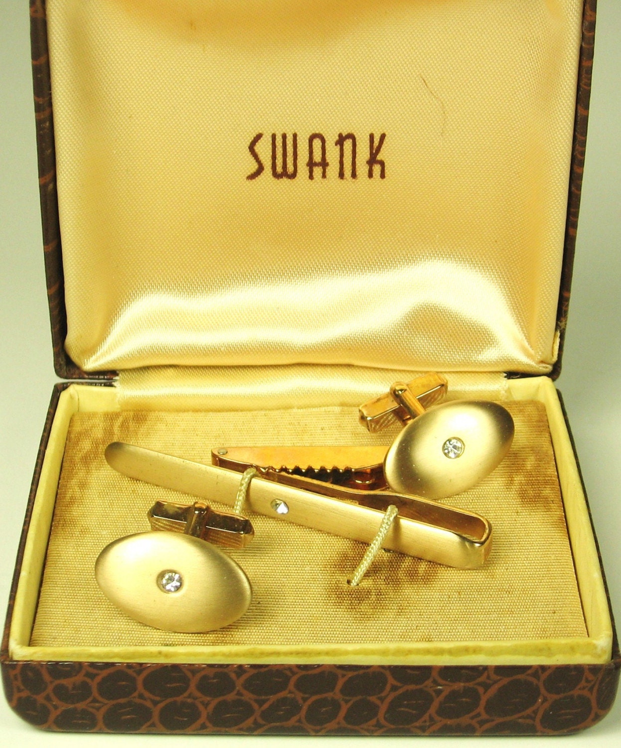 Beautiful Vintage Gold Tone Metal Swank Cuff Links