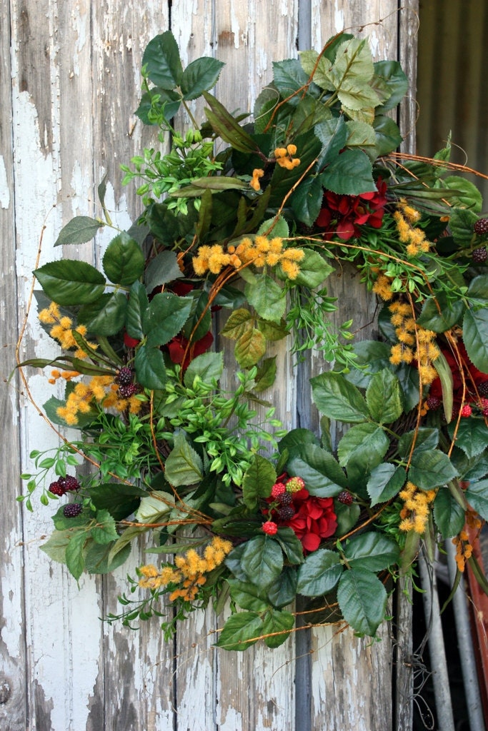 Garden Wreath, Hydrangea, Raspberry, Yellow Berries