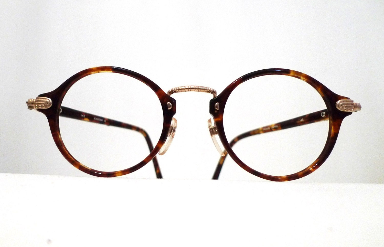 UNISEX 80s Does 20s Iconic Round Tortoise Shell Eyeglass Frames, Brown. Amber. George Burns. Sartre. Circular Kansai Sunglasses.