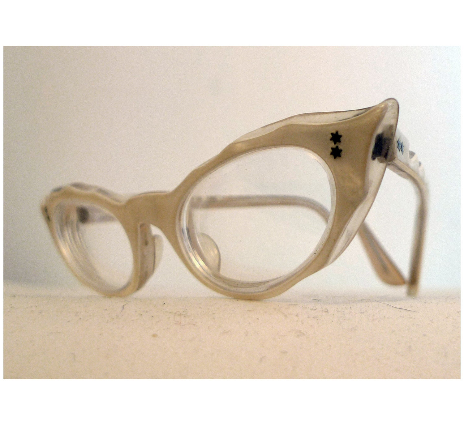 Vintage Pearl Eyeglasses /White Carved Cat Eye Sunglasses // Winged Frame France Raybert Pearl Horn Rimmed Cat Eye Eyeglass Sun Glasses