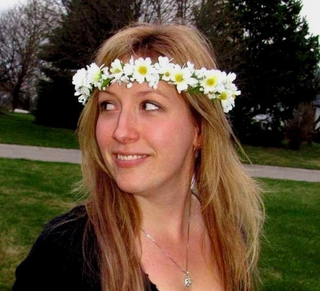 Hippie HairWreath Daisy chain Flower Crown 70s flower child Wedding accessories Head Wreath Bride headpiece bridals Photo Prop Senior Pics