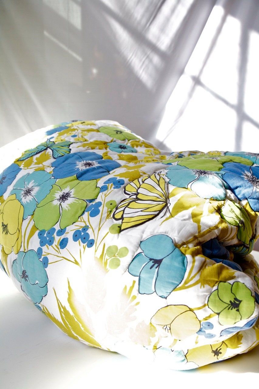 Vintage 1960's Comforter Blanket . Butterflies Flowers . Gorgeous King Size