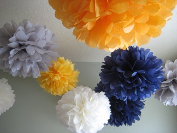 10 Tissue Paper Pom Poms - Decoration Holiday Party DIY Kit - RECEPTION Dancefloor chandelier Il_570xn