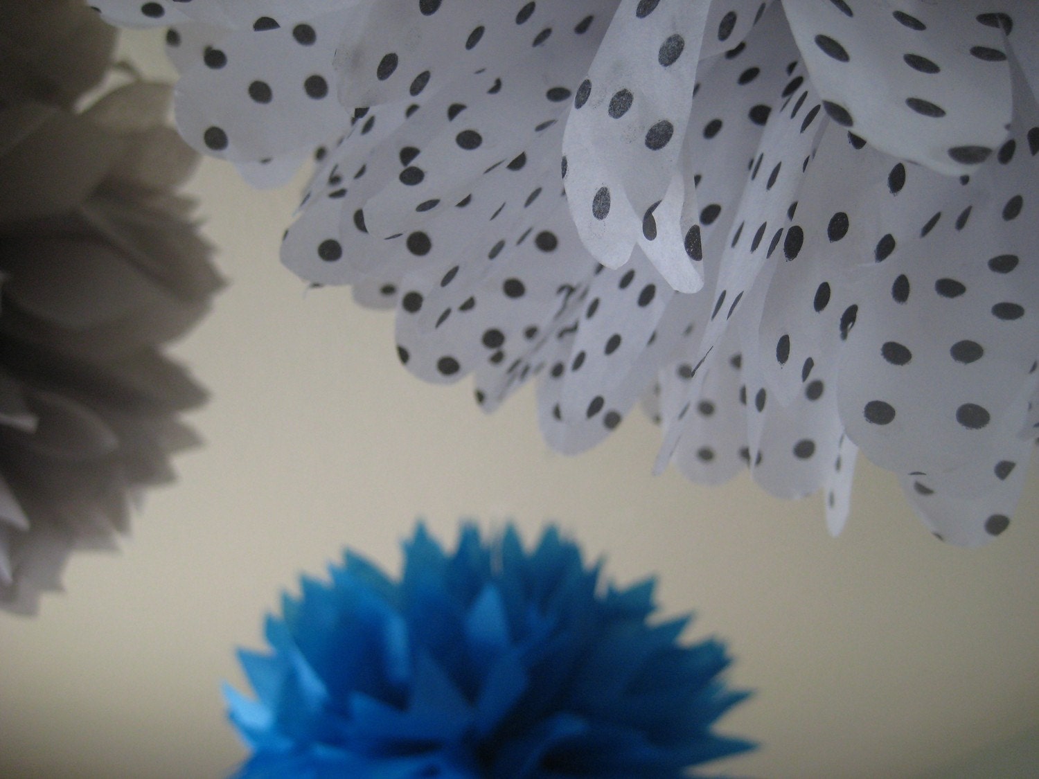 At the Stars - 10 Tissue Paper Pom Poms Decoration Holiday Party DIY Kit - Black and White Dot Il_570xn