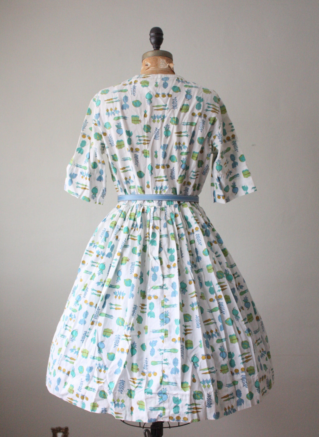 1950s dress - vintage 1950's garden dress