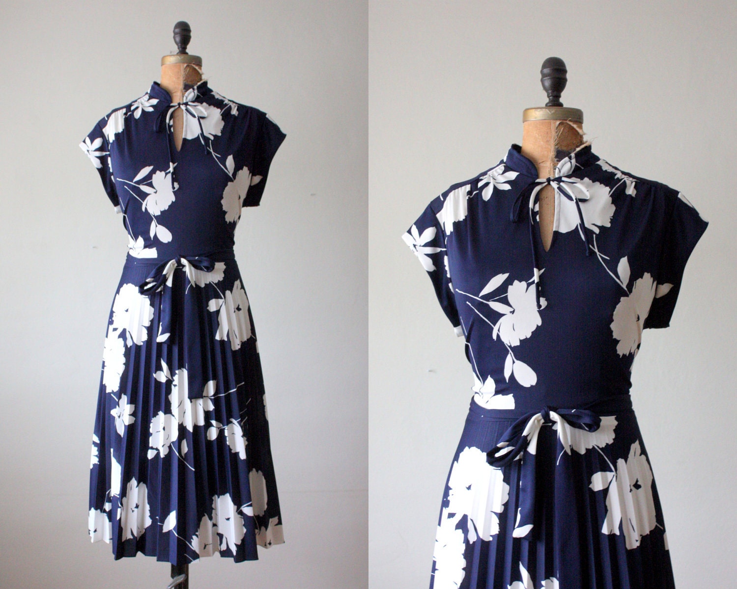 Reserved. 70's dress - navy floral print day dress