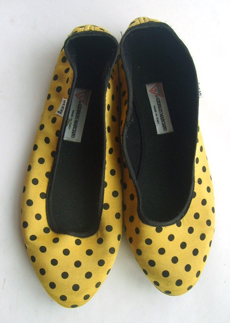 1980s Guess Black and Yellow Polka Dot Satin Flats. Size 8.5
