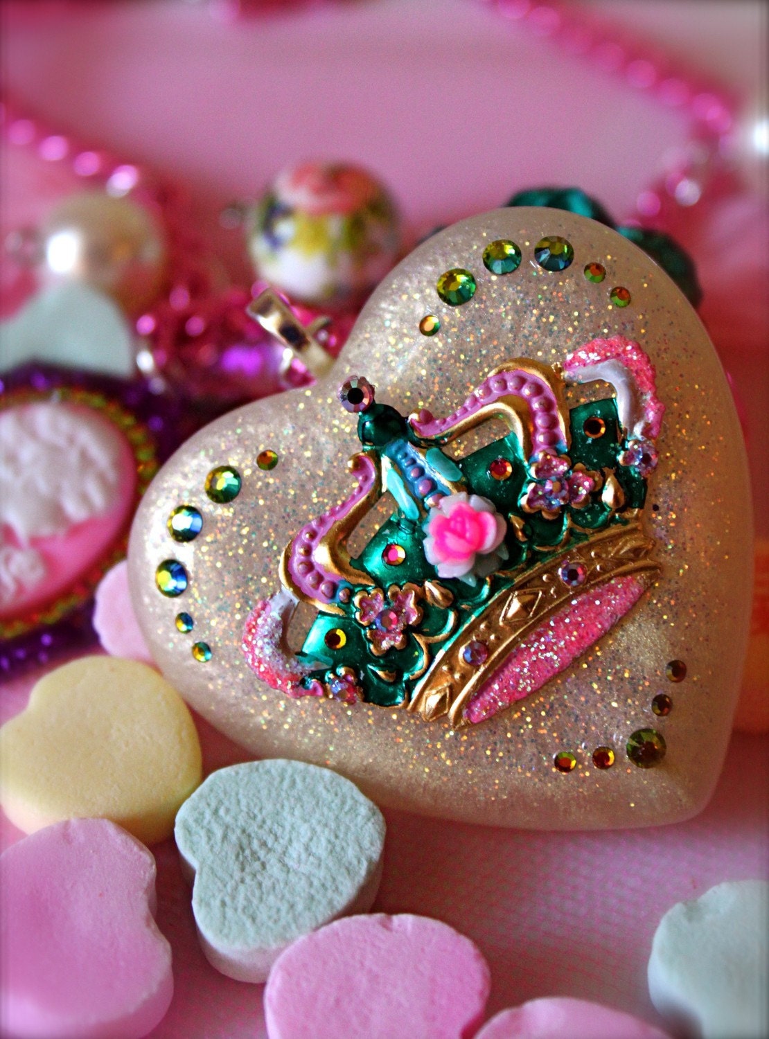 Queen of Hearts Cameo and Crown Glitter Resin Heart Pendant Necklace