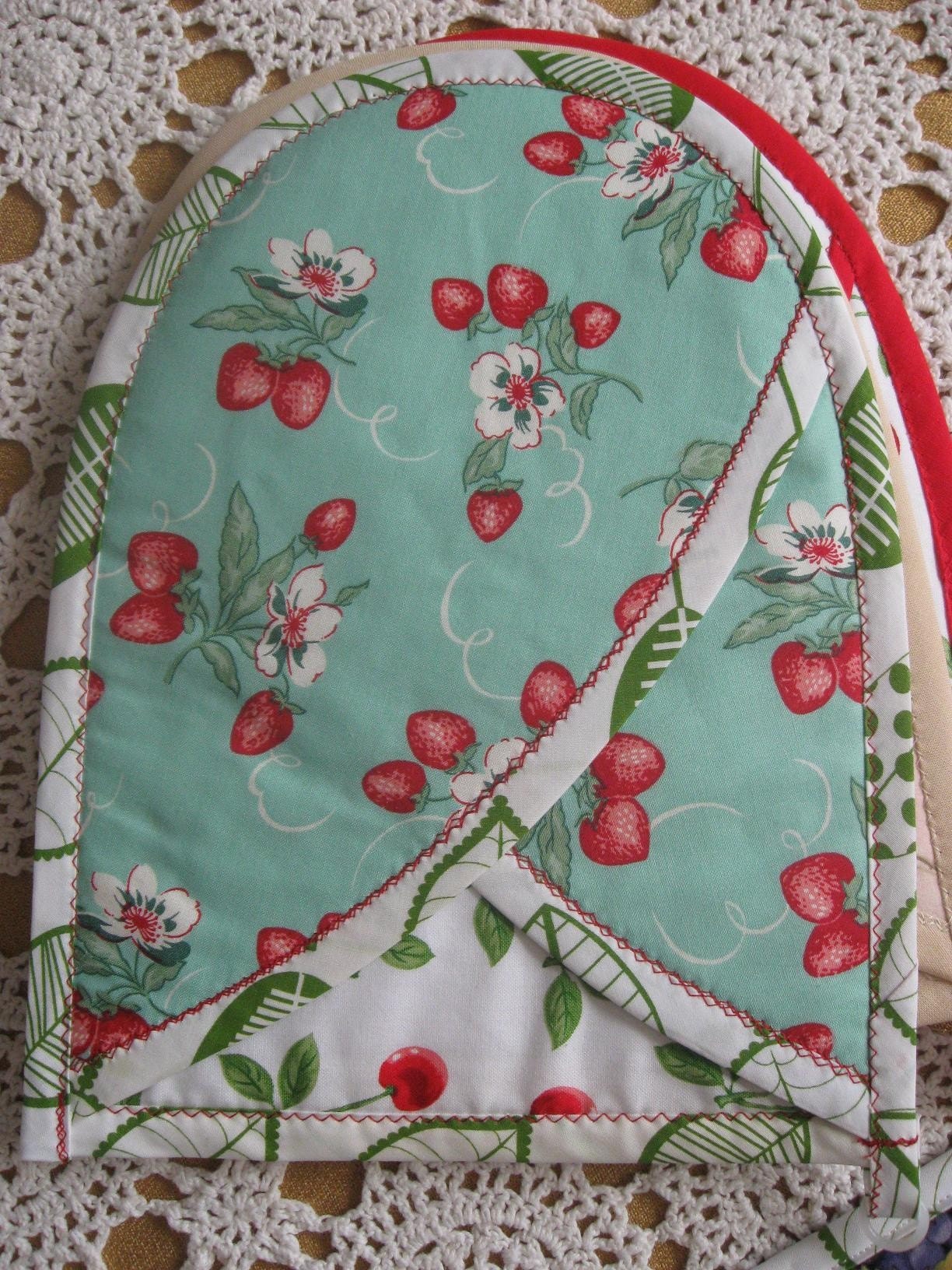 Full Hand and Pot Holder - Retro Strawberries on Mint - Free Shipping in the U.S.
