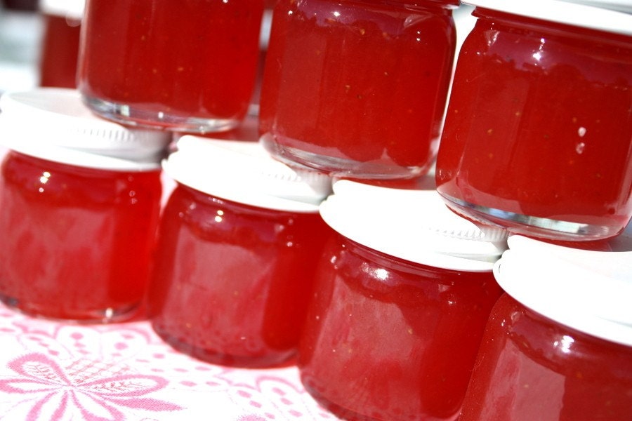 Jam favors, 150 Little Bit of Heaven 1.5oz jars of strawberry pineapple jam wedding or party favors, unique wedding or party favor