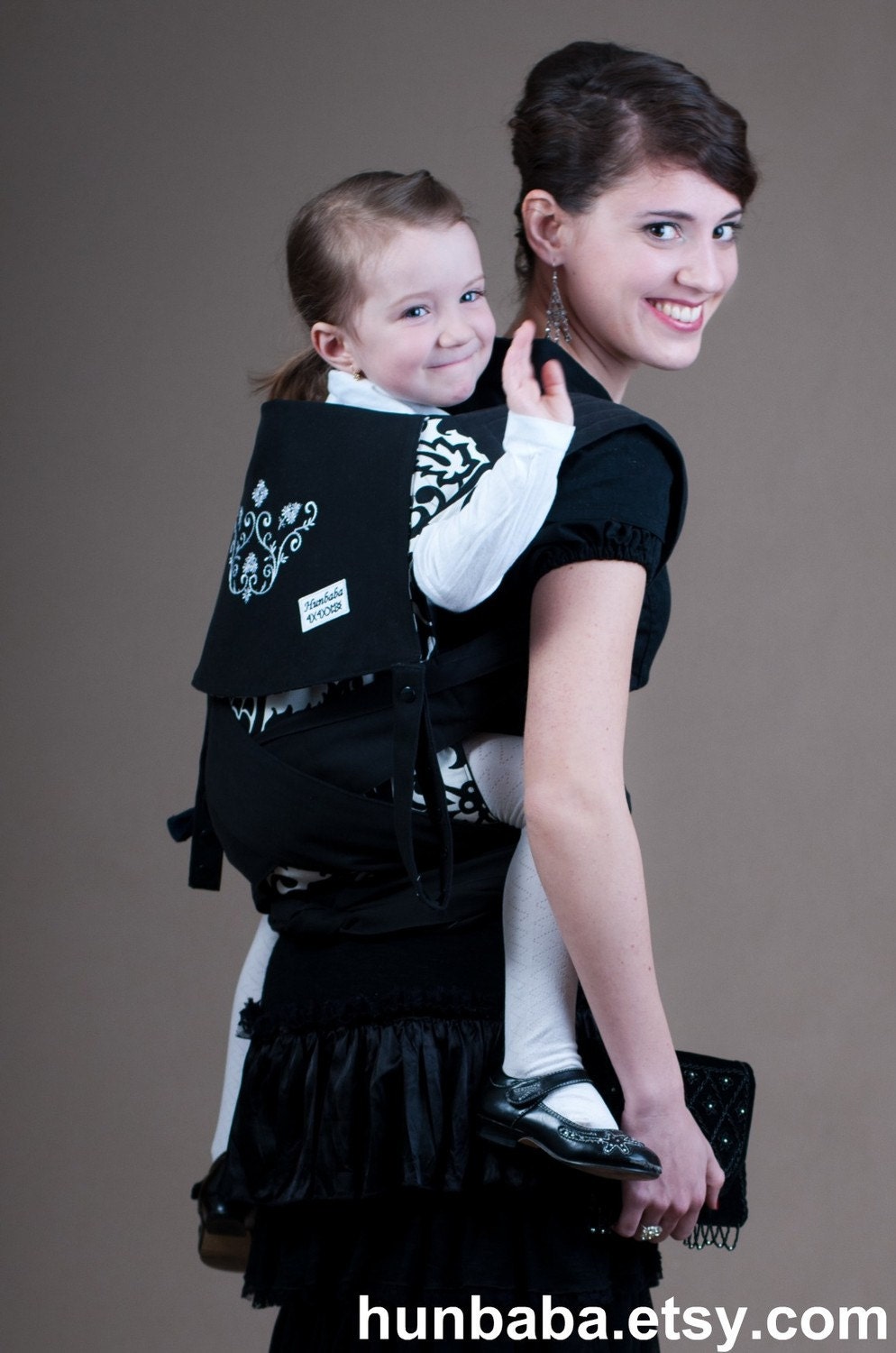 FREE shipping WORLDWIDE Black and white elegance HUNBABA mei tai baby carrier