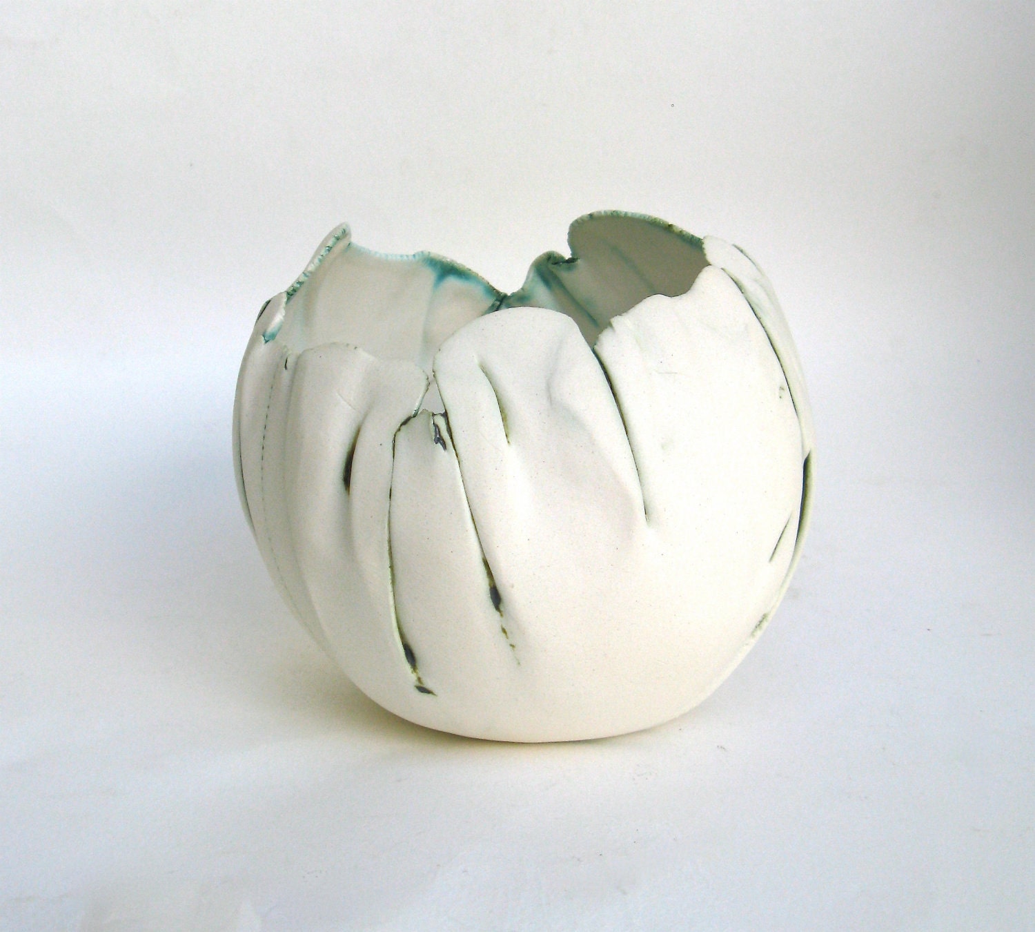 hand built porcelain bowl ... balloon bowl