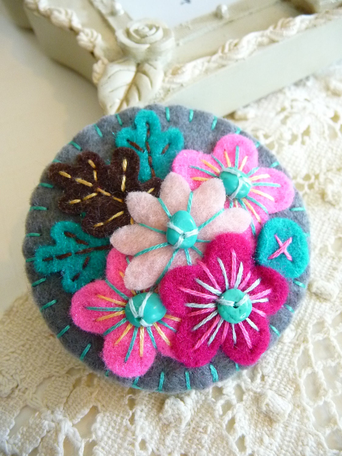 ES549A/043 -  Japanese Art Inspired Handmade Mini Felt Brooch - Grey