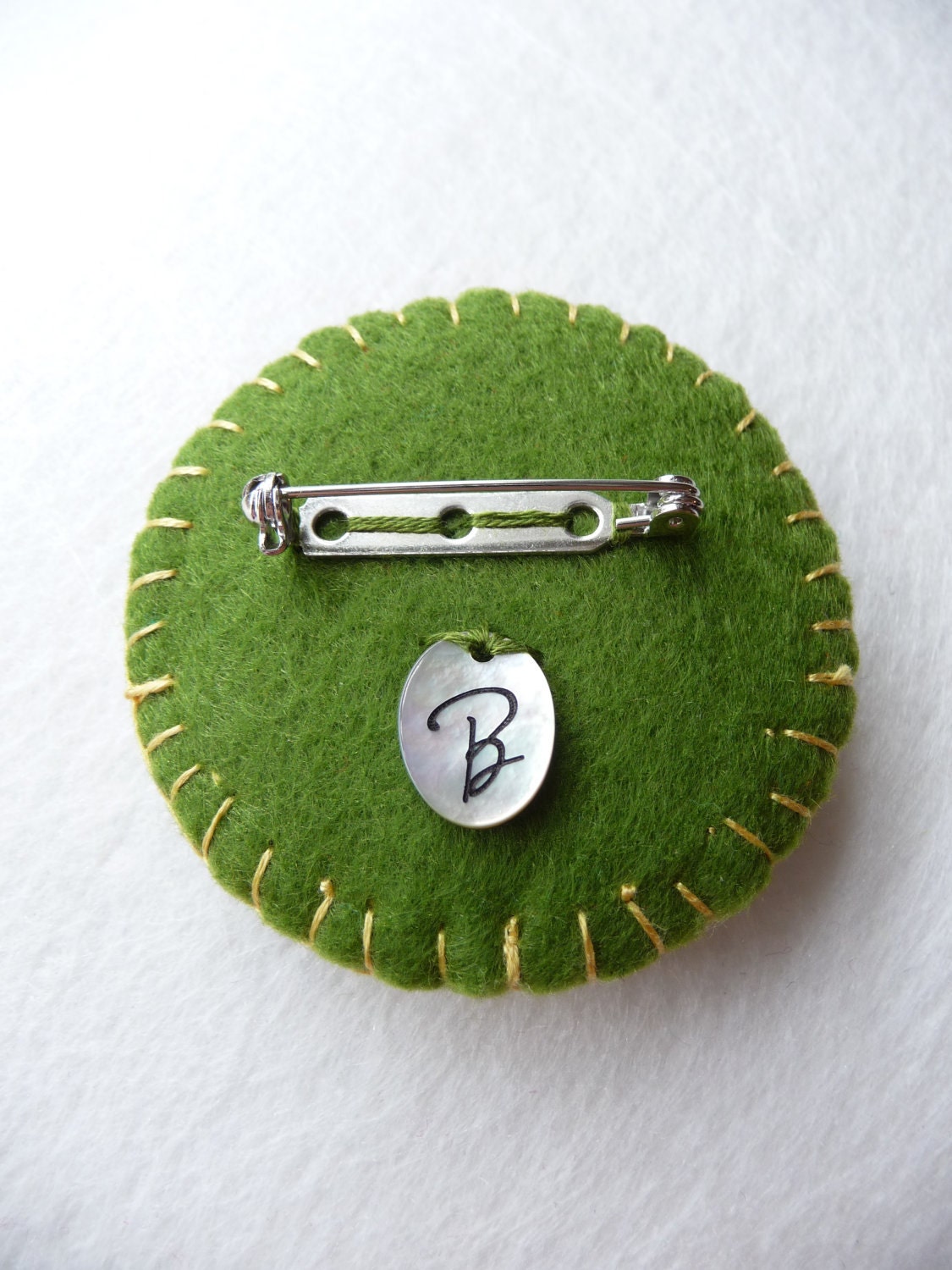 ES630A/063 -  Japanese Art Inspired Handmade Mini Felt Brooch - Olive - Made to order