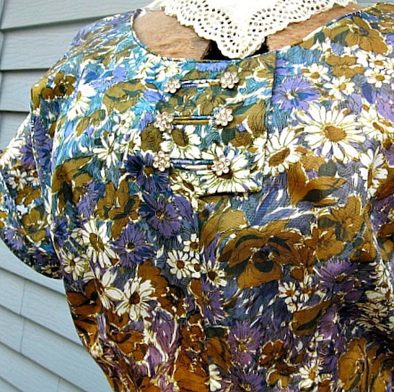 1950s large size dress flowers and full skirt curvy tafetta