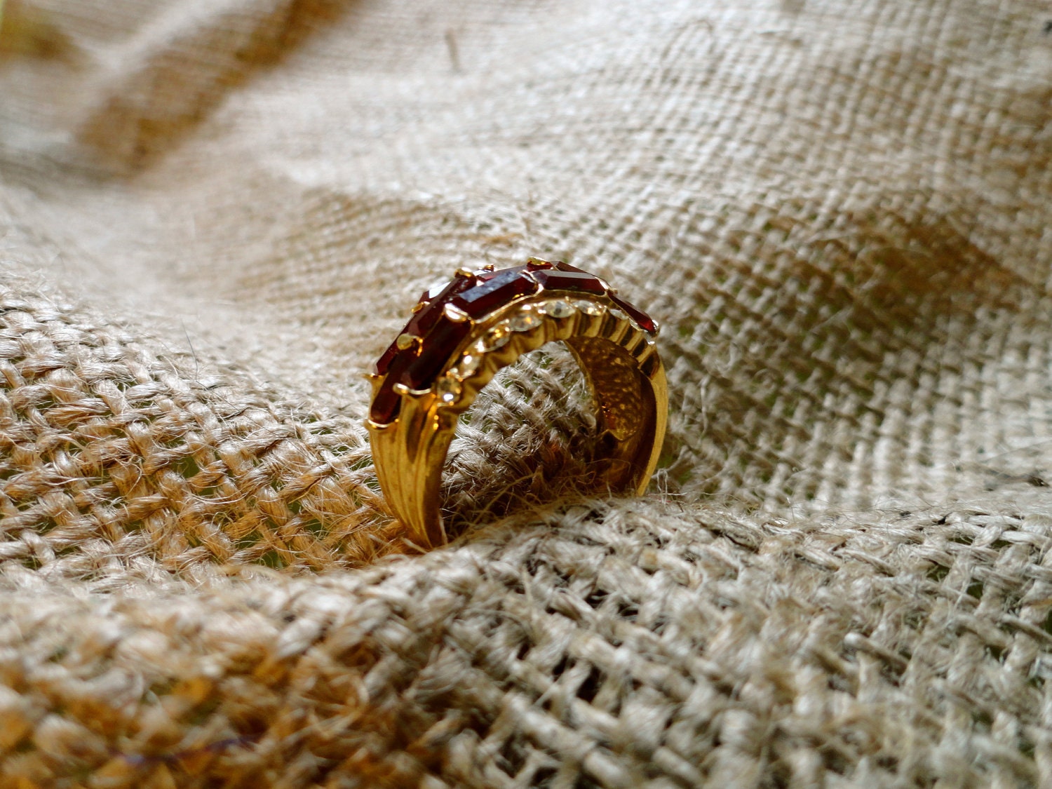 Vintage Red Ruby Glass and Round Cubic Zirconia CZ Gold Plated Cocktail Ring (sz 7)
