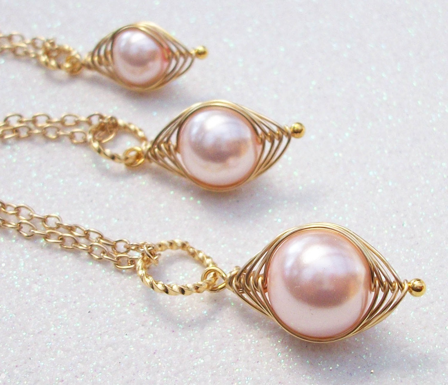 Mom Big Sister Little Sister Individual Pea Pod Pendants - Pink Pearls in Gold