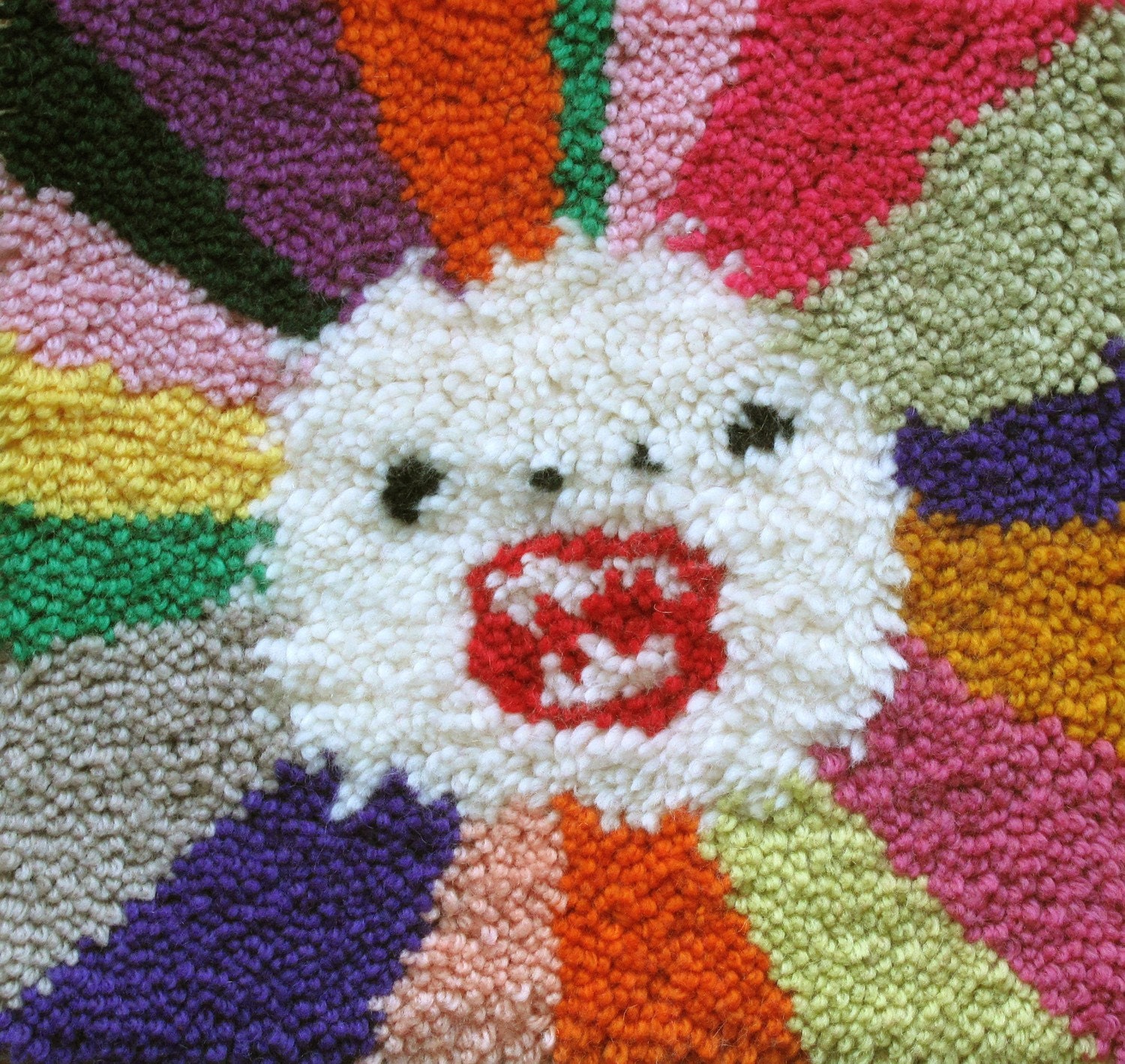 yeti superstar - latch hook rug kit