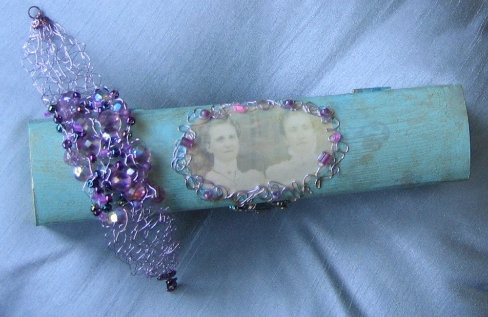 The Gift Box is a Gift, Keepsake Box for Wire Knit Beaded Bracelet, Amethyst Color