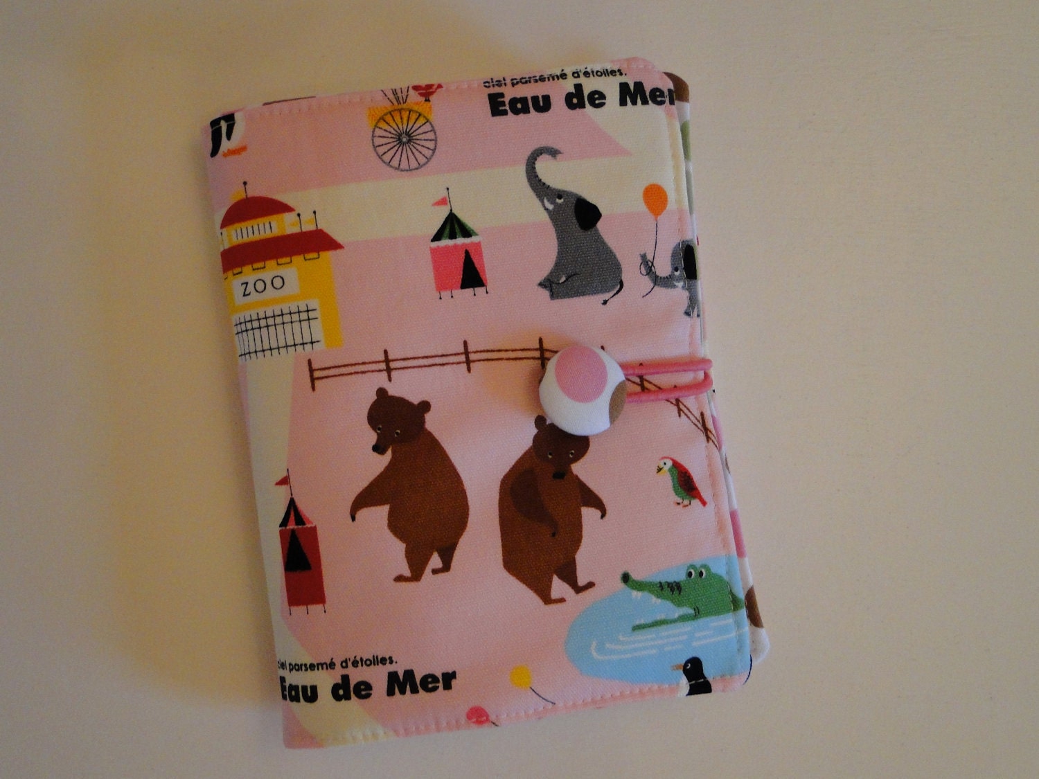 Crayon wallet - Zoo on pink - Japanese fabric by Kokka - Perfect gift for crafty girls
