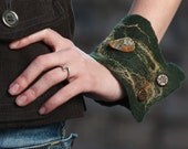 Nuno Felted Bracelet with Jasper - jezek Nuno Felted Bracelet with Jasper - jezek