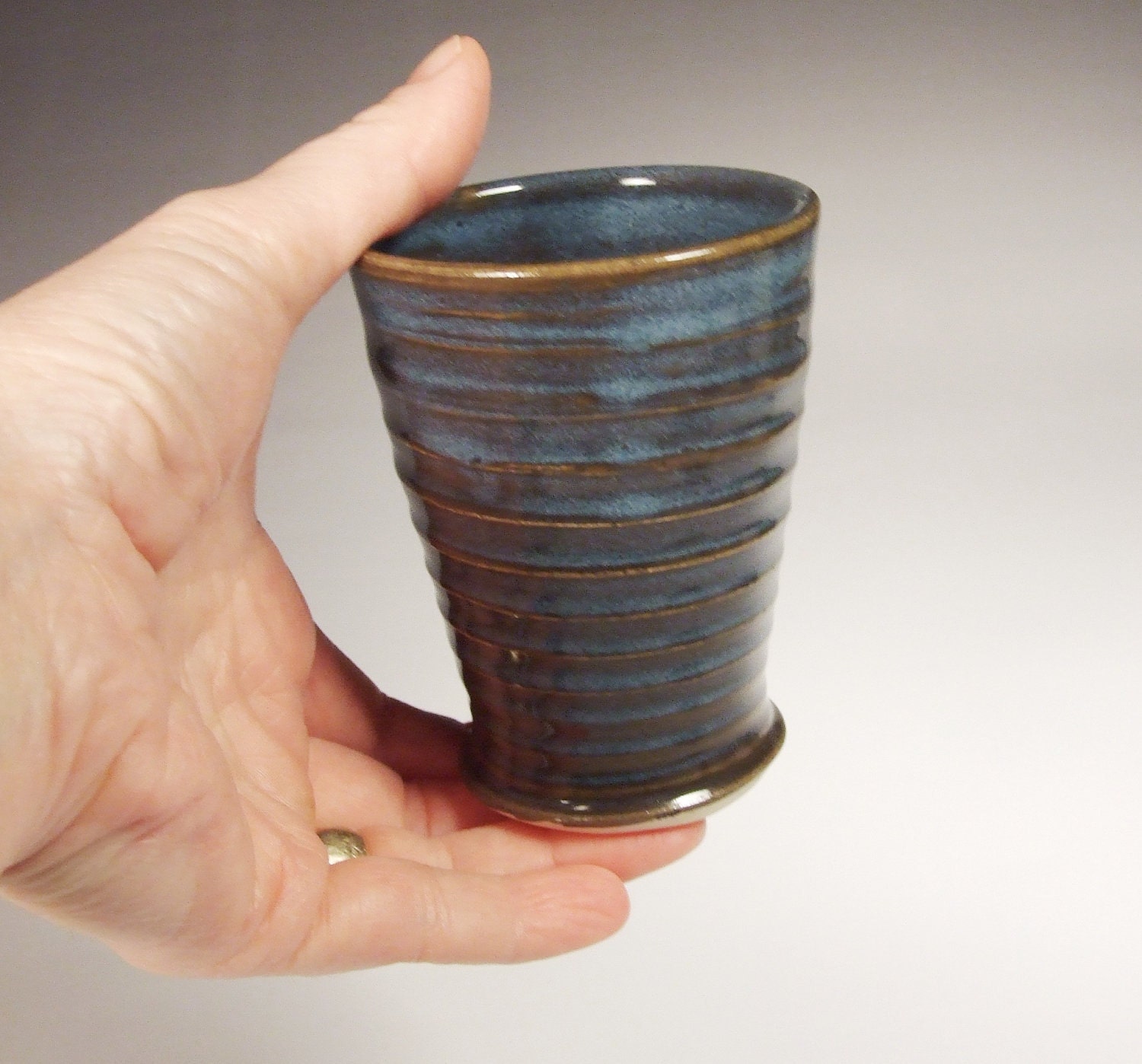 Small bathroom cup in Croc Blue Glaze