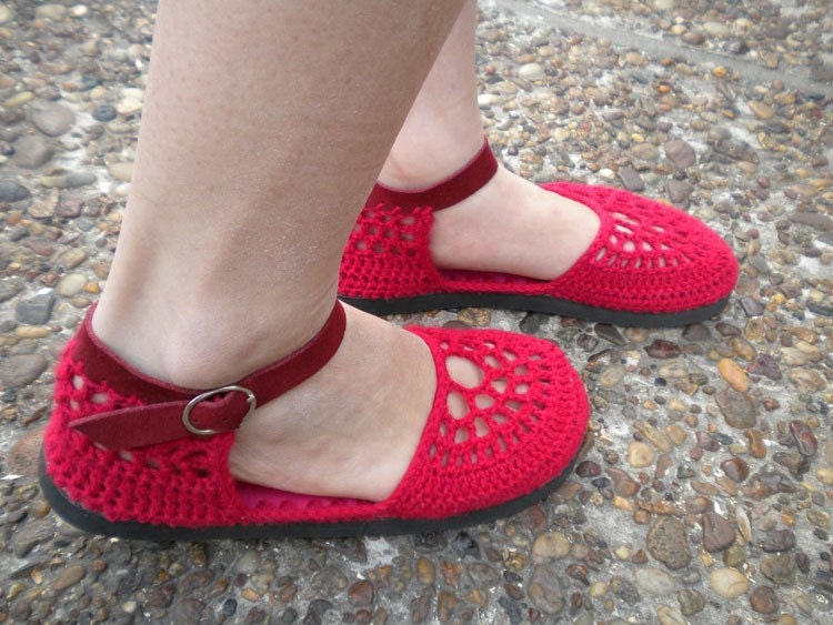Heart Beat - Red Crochet Shoes With Red Suede Strap