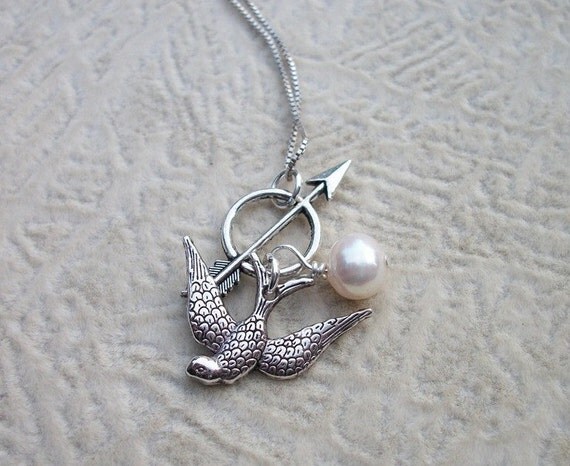 Mockingjay Necklace - Hunger Games Inspired - Katniss Bow & Arrow - Freshwater Pearl