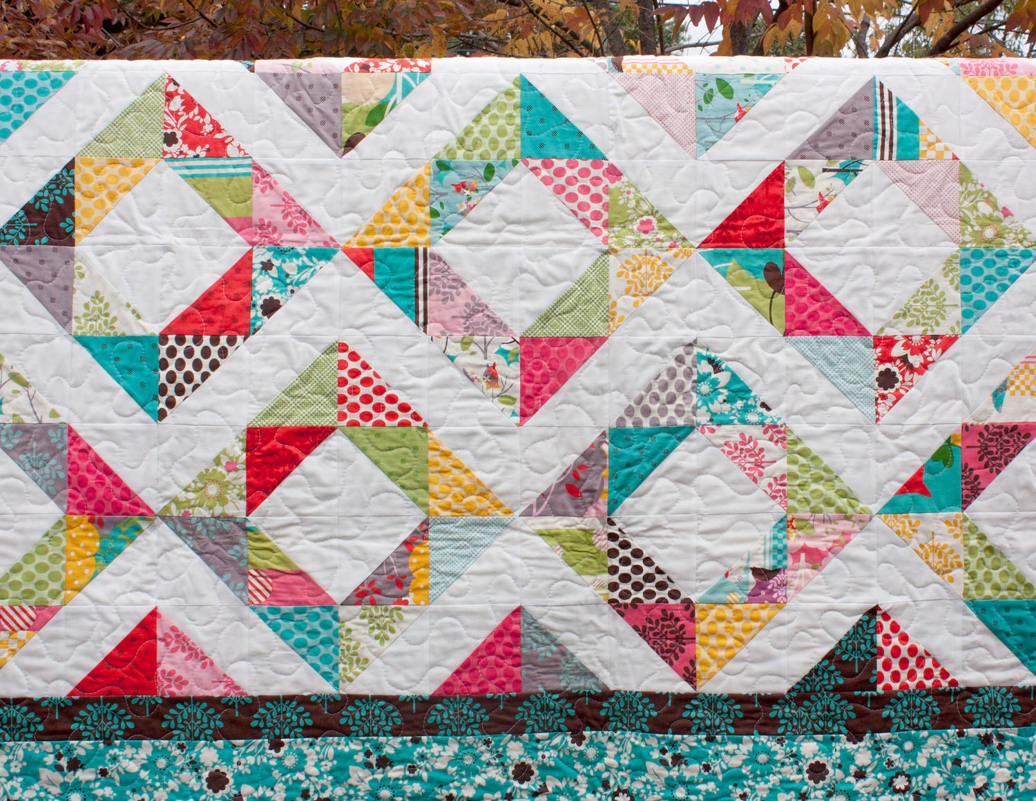 modern quilt for twin coverlet, toddler bed, or throw quilt // diamond rings // it's a hoot