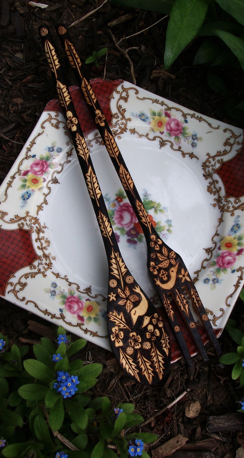 custom serving fork and spoon set, flower bird leaf ooak design, wood burning, burnedfurniture handmade