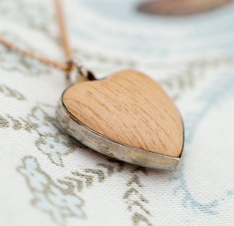 Vintage Sarah Coventry Goldtone Faux Wood Puffy Heart Pendant and Necklace