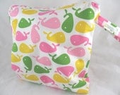 Wet Bag, Diaper Keeper - Water Proof Lining with Zipper Openning - Urban Zoologie Whales Pink/Green/White