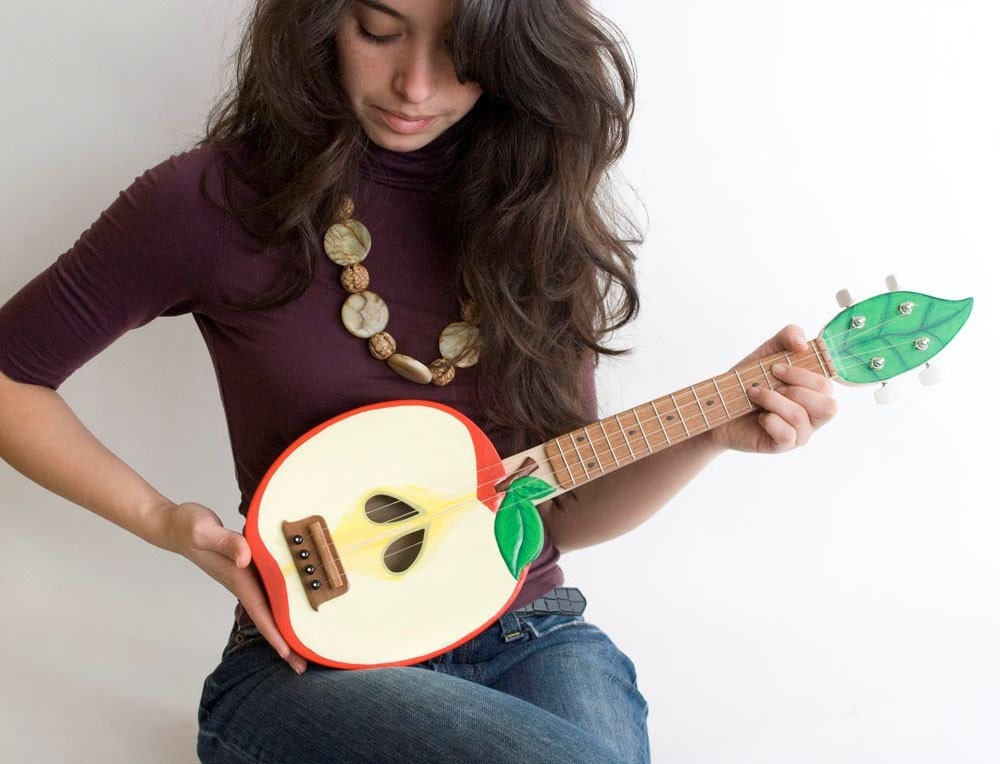 Apple ukulele  4 string